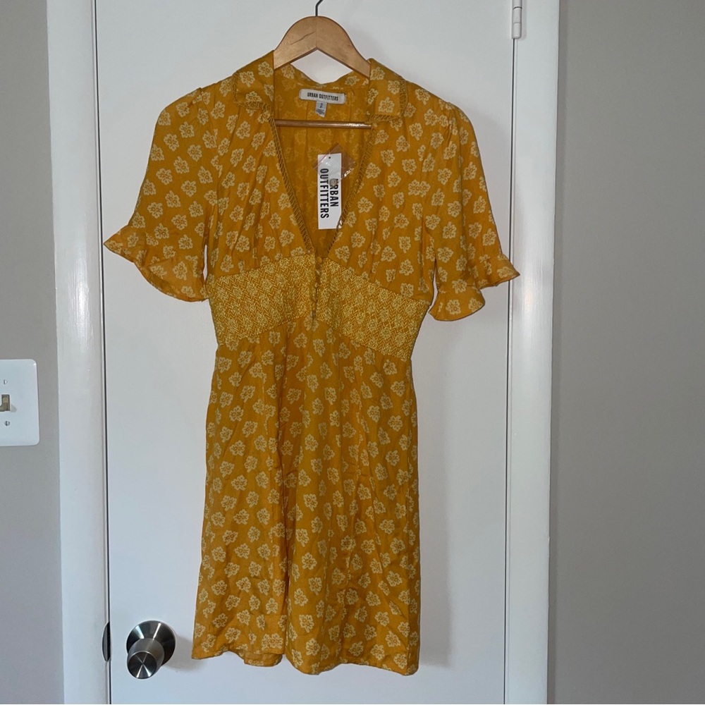 Urban Outfitters Graziana Yellow Printed Short Sleeve Mini Dress NWT Size Small